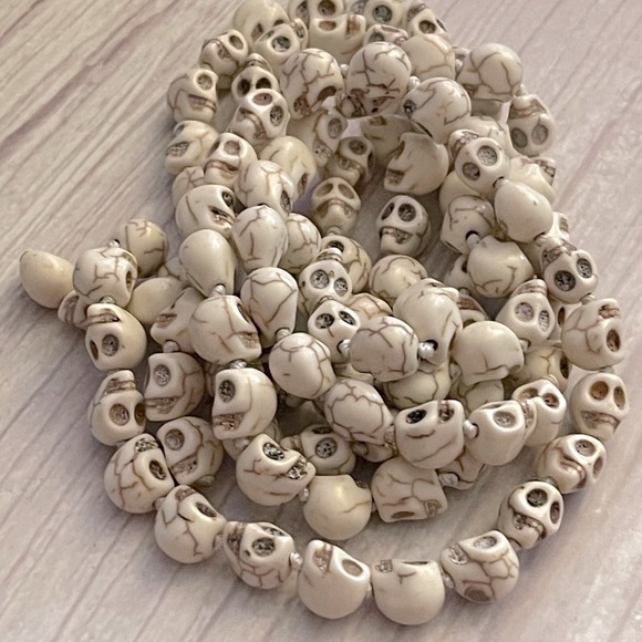 Skull Mala - Picture 4 of 5